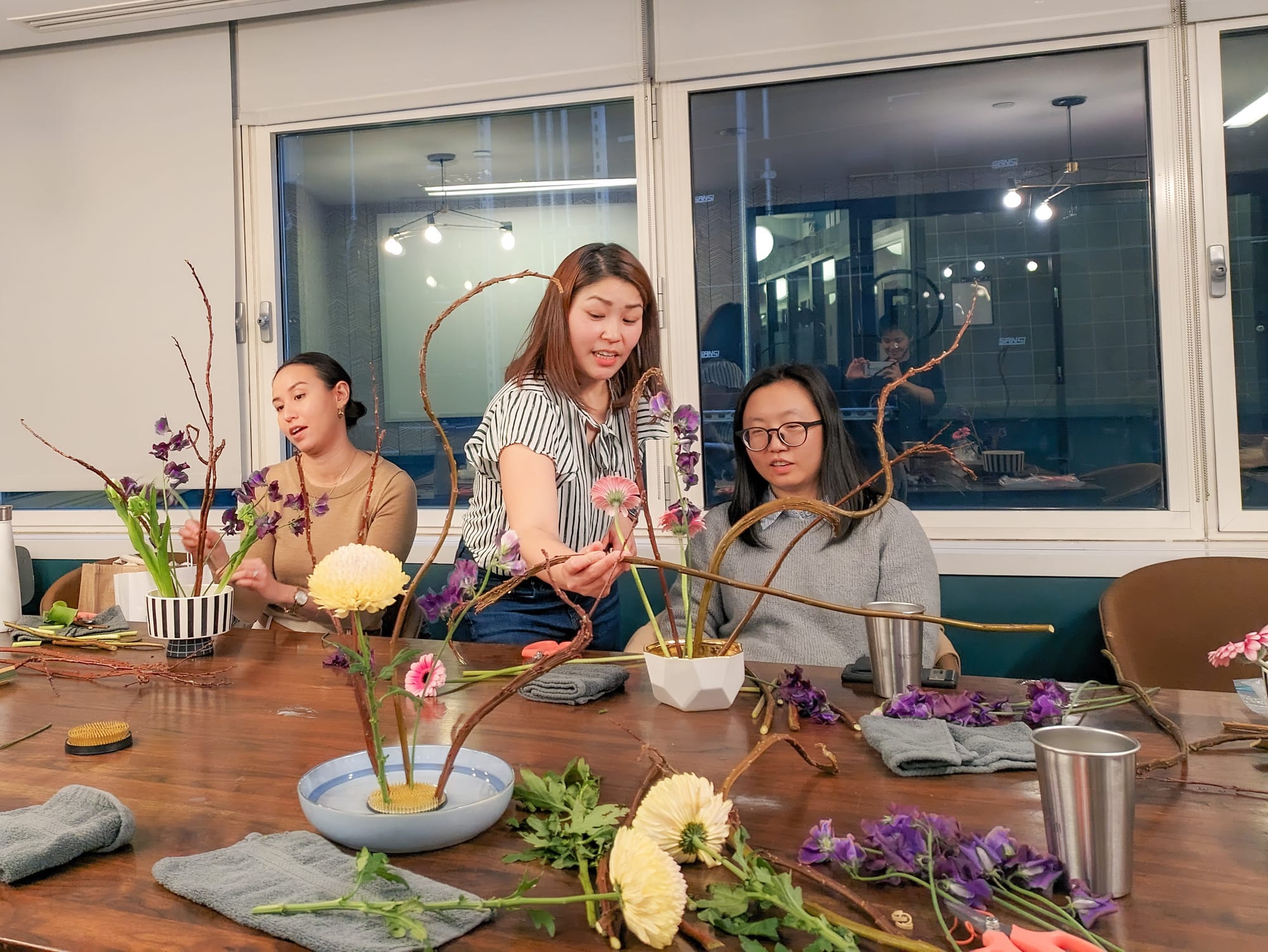 HanaYou corporate team ikebana workshop for 15 in NYC